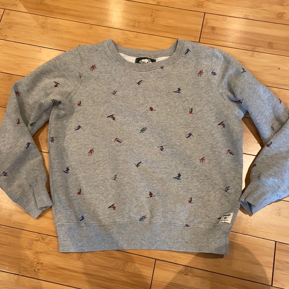 Roots sweatshirt with skier designs